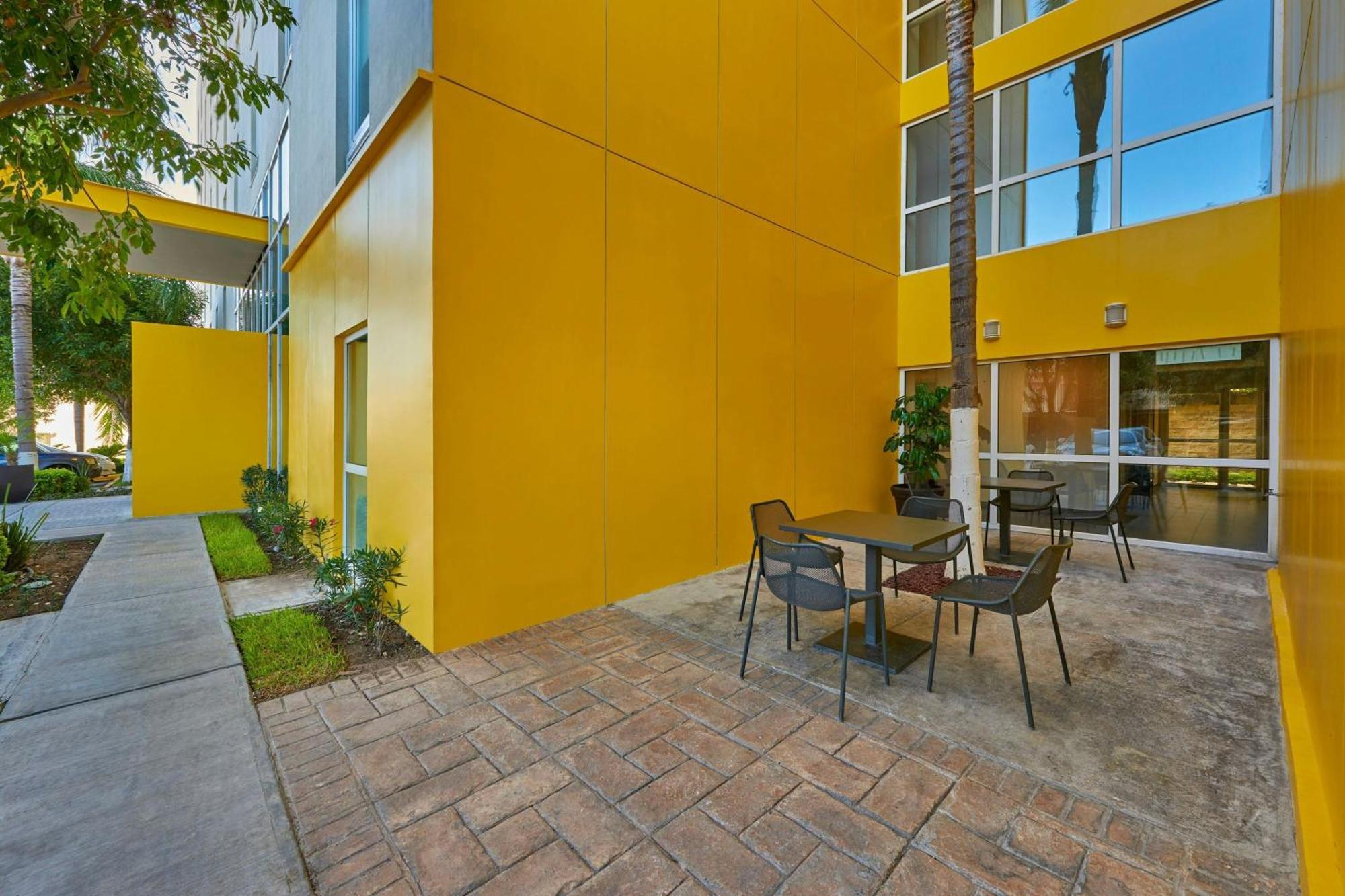 City Express By Marriott Queretaro Jurica Экстерьер фото